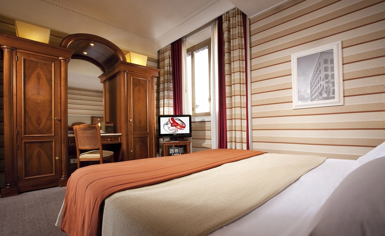 Imagen de la habitación del Hotel Mascagni. Foto 8