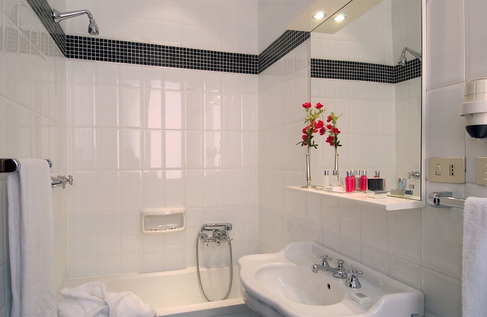 Imagen de la habitación del Hotel Mascagni. Foto 11