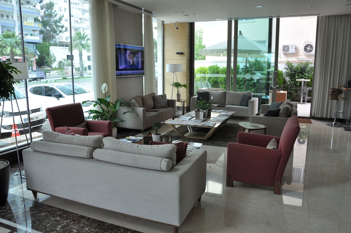 Imagen de los interiores del Hotel Masel. Foto 10