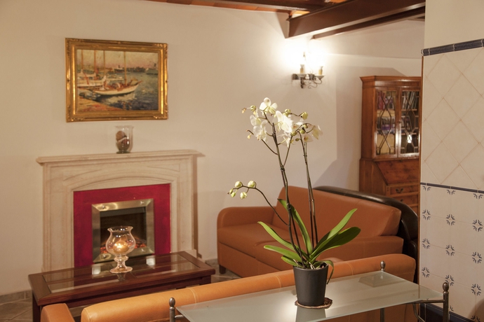 Imagen de los interiores del Hotel Masia La Mota. Foto 13