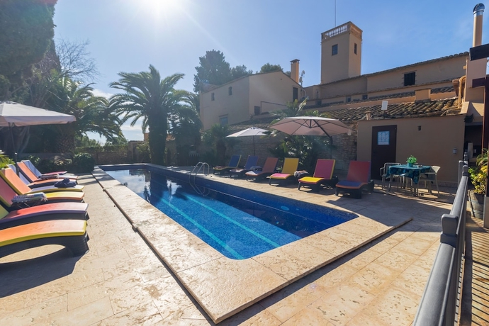Imagen de la piscina del Hotel Masia Notari Casabona. Foto 15