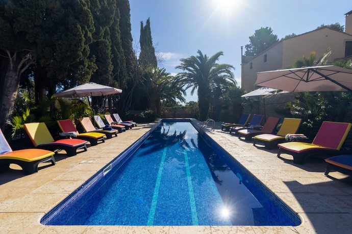 Imagen de la piscina del Hotel Masia Notari Casabona. Foto 16