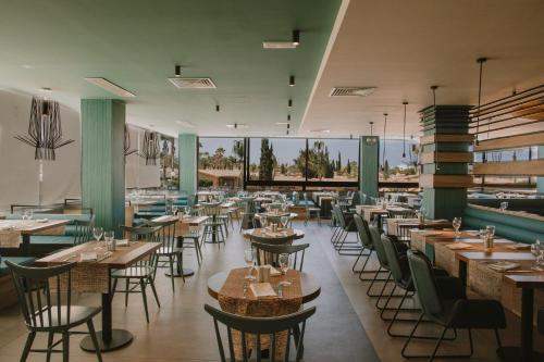 Imagen del bar/restaurante del Hotel Maspalomas Resort By Dunas. Foto 2