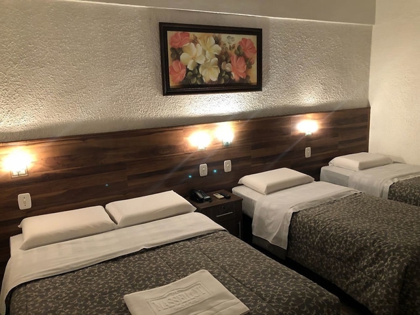 Imagen de la habitación del Hotel Masseilot. Foto 7