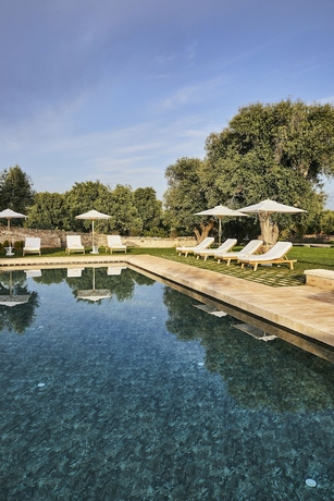 Imagen de la piscina del Hotel Masseria Calderisi. Foto 15