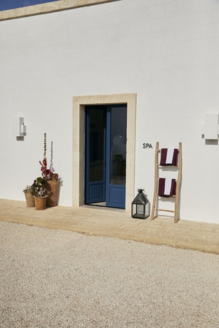Imagen de la piscina del Hotel Masseria Calderisi. Foto 16