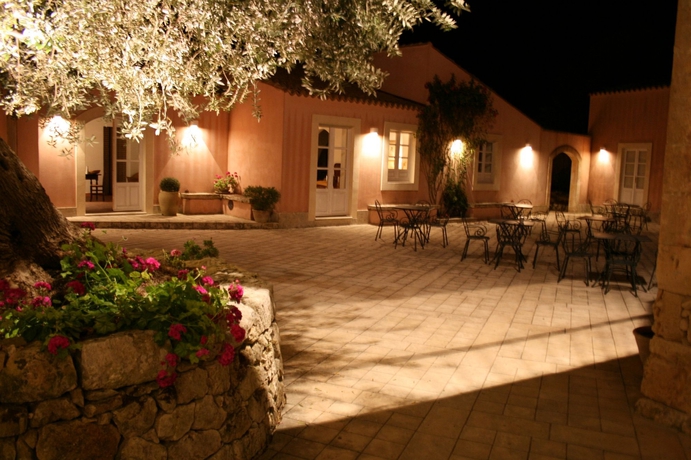 Imagen de los exteriores del Hotel Masseria Degli Ulivi. Foto 4