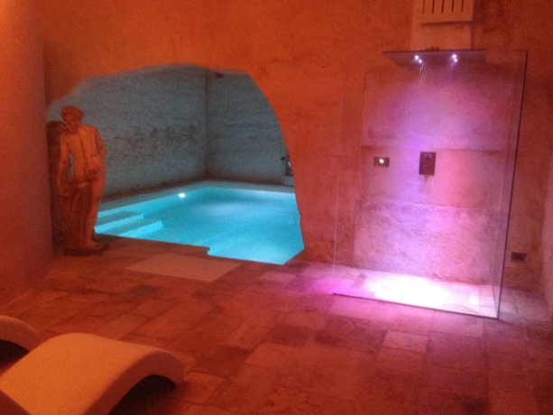 Imagen de la piscina del Hotel Masseria Donnaloia. Foto 15