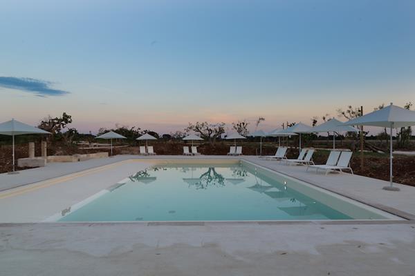 Imagen de la piscina del Hotel Masseria Mongiò Dell'elefante. Foto 6