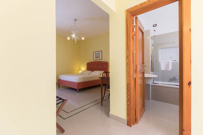 Imagen de la habitación del Hotel Masseria Sant'Anna. Foto 7