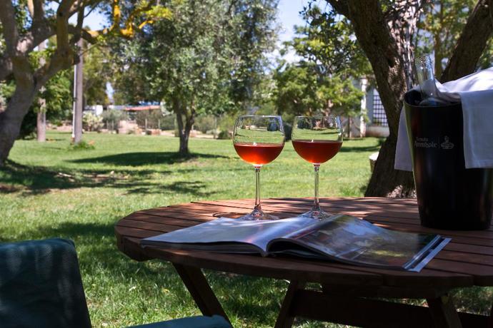 Imagen del bar/restaurante del Hotel Masseria Zanzara. Foto 13