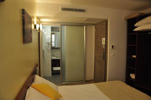 Imagen de la habitación del Hotel Massilia. Foto 9