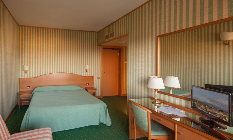 Imagen de la habitación del Hotel Massimi City Garden. Foto 9