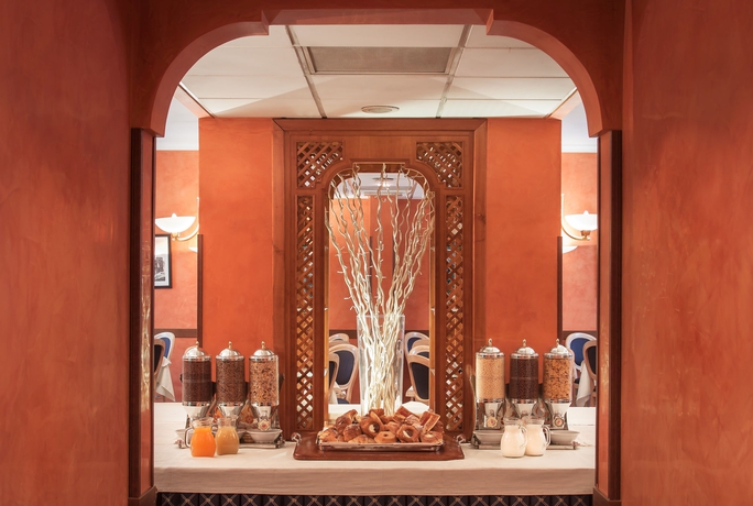 Imagen del bar/restaurante del Hotel Massimi City Garden. Foto 4