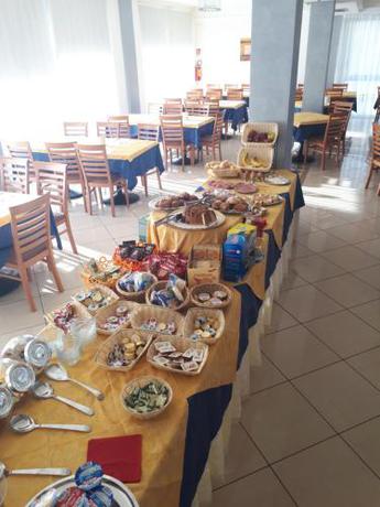 Imagen general del Hotel Massimo, Pinarella di Cervia. Foto 3