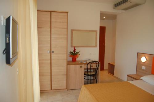 Imagen de la habitación del Hotel Massimo, Pinarella di Cervia. Foto 8