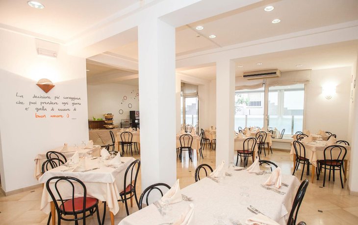 Imagen del bar/restaurante del Hotel Massimo, Riccione. Foto 4