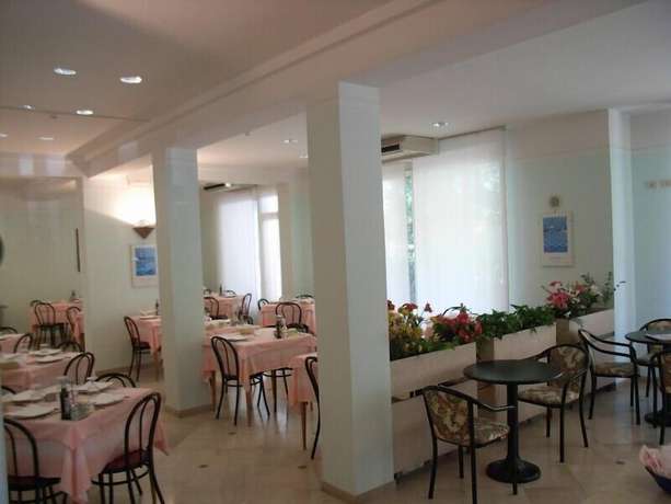 Imagen del bar/restaurante del Hotel Massimo, Riccione. Foto 5