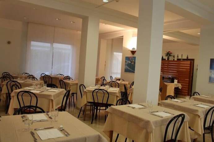 Imagen del bar/restaurante del Hotel Massimo, Riccione. Foto 6