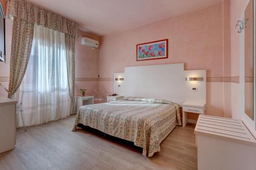 Imagen general del Hotel Massimo d\'Azeglio. Foto 2