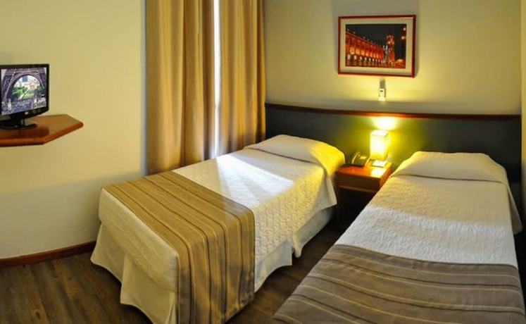 Imagen de la habitación del Hotel Massis. Foto 7