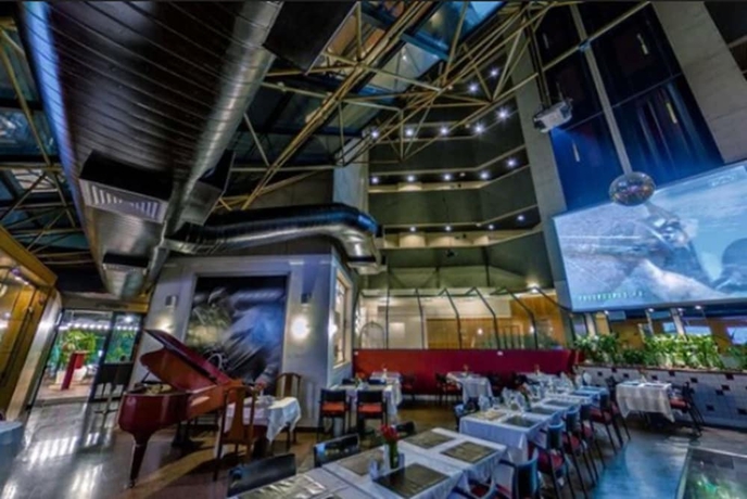 Imagen del bar/restaurante del Hotel Massis. Foto 4