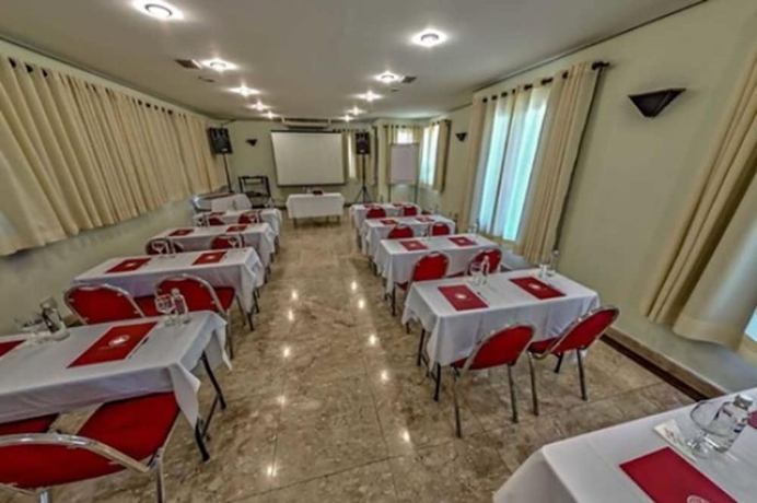 Imagen de los interiores del Hotel Massis. Foto 16