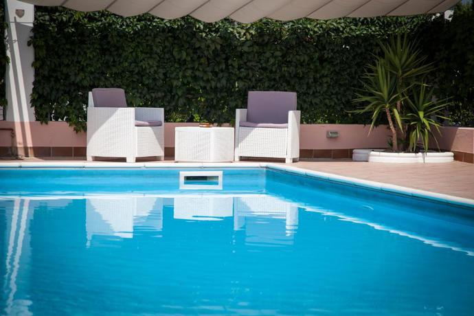 Imagen de la piscina del Hotel Master, Albignasego. Foto 34