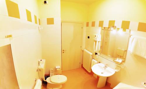 Imagen de la habitación del Hotel Master, Castelvetro Piacentino. Foto 4