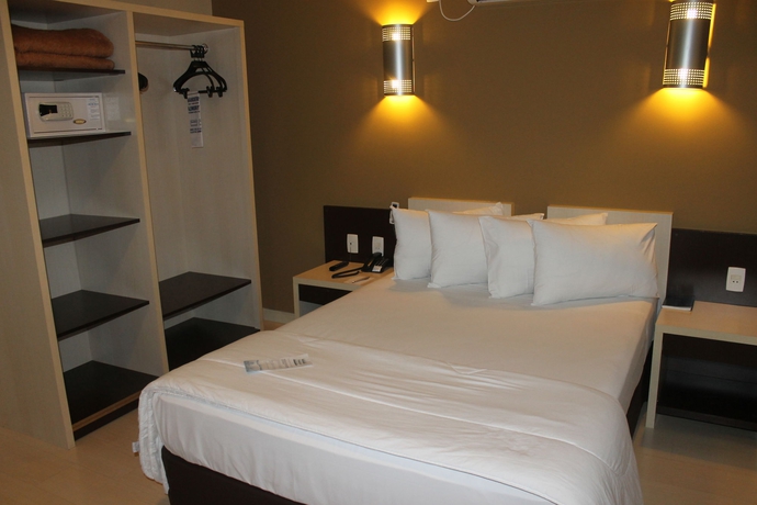 Imagen de la habitación del Hotel Master Curitiba. Foto 3