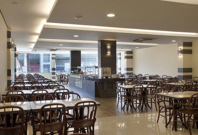 Imagen del bar/restaurante del Hotel Master Express Dom Pedro Ii. Foto 4