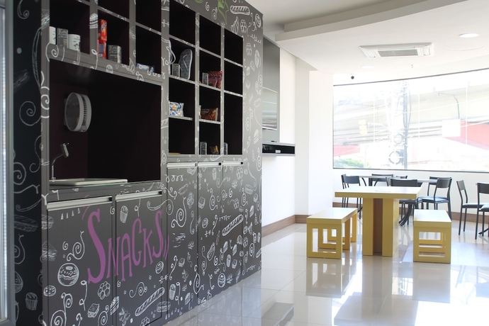 Imagen del bar/restaurante del Hotel Master Express Dom Pedro Ii. Foto 8