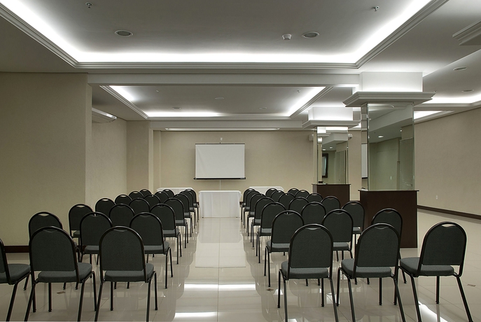 Imagen de los interiores del Hotel Master Premium Royal. Foto 12