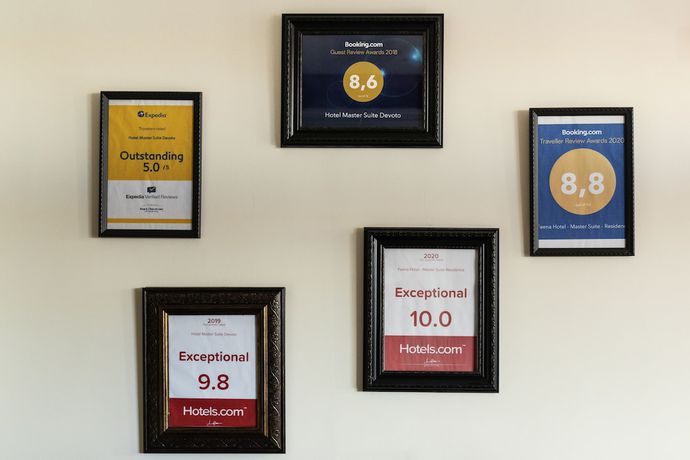 Imagen de los interiores del Hotel Master Suite Devoto. Foto 18