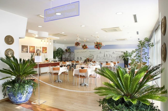 Imagen del bar/restaurante del Hotel Master, Turín. Foto 3