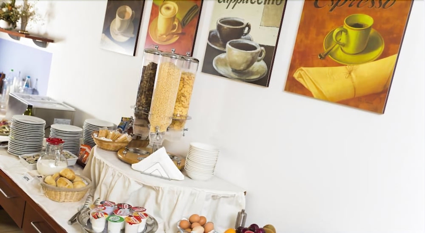 Imagen del bar/restaurante del Hotel Master, Turín. Foto 4