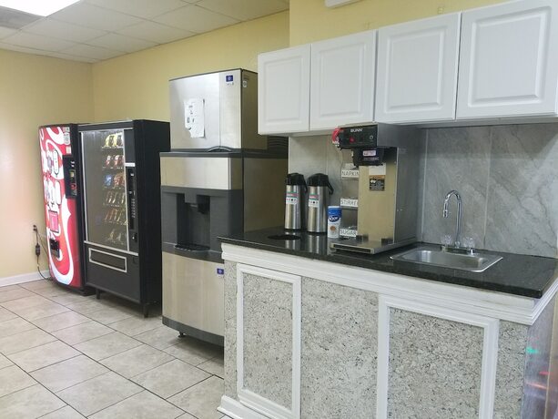 Imagen del bar/restaurante del Hotel Masters Inn Columbia I-26. Foto 3