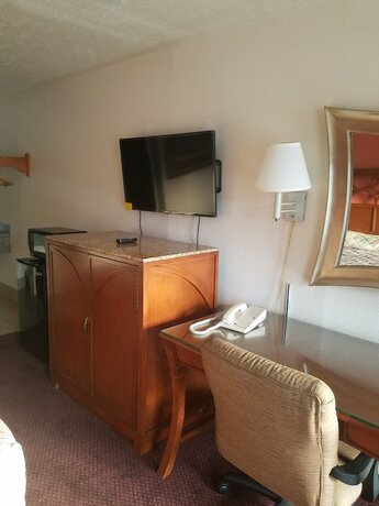 Imagen de la habitación del Hotel Masters Inn Columbia I-26. Foto 4