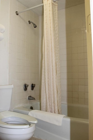 Imagen de la habitación del Hotel Masters Inn Tuscaloosa. Foto 13