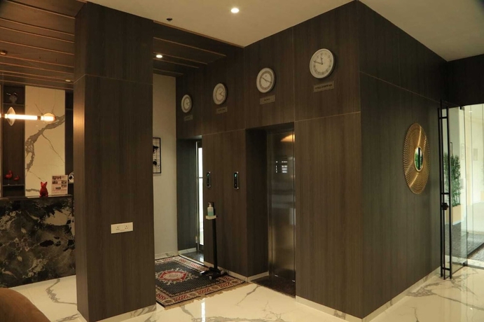 Imagen de los interiores del Hotel Mastiff Hotel Ankleshwar. Foto 14