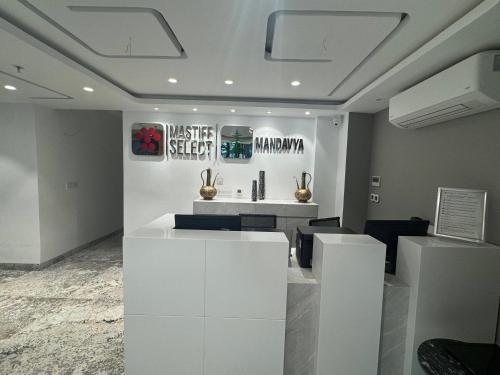 Imagen general del Hotel Mastiff Select Mandavya Dharamkot, McLeodganj. Foto 10