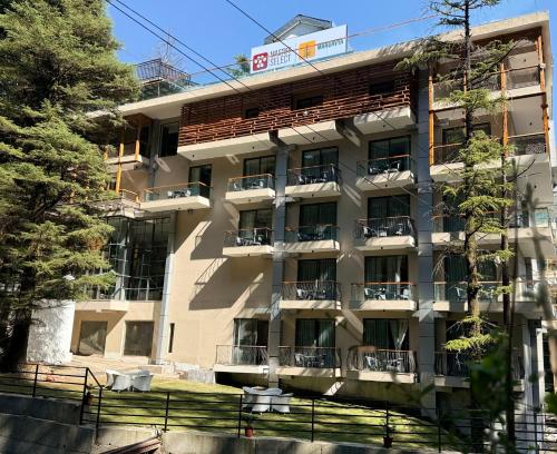 Imagen general del Hotel Mastiff Select Mandavya Dharamkot, McLeodganj. Foto 15