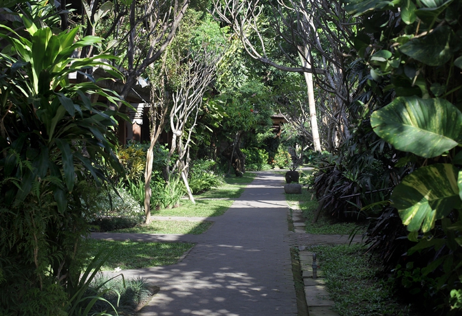 Imagen de los exteriores del Hotel Matahari Bungalow. Foto 12