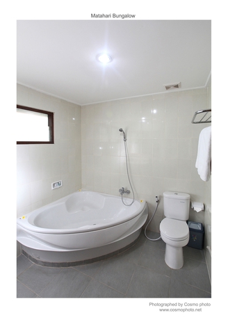 Imagen de la habitación del Hotel Matahari Bungalow. Foto 10