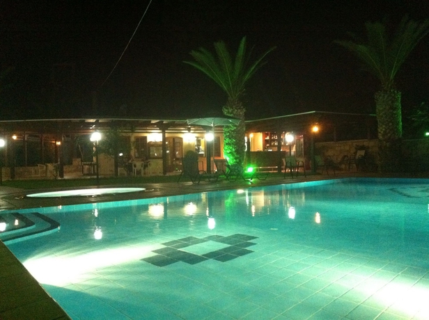 Imagen de la piscina del Hotel Matala Dimitris Villa. Foto 13