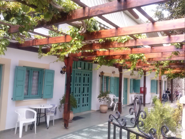 Imagen de los exteriores del Hotel Matala Dimitris Villa. Foto 9