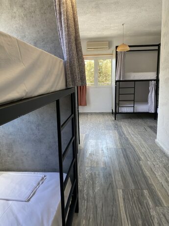 Imagen de la habitación del Hotel Matala Hostel. Foto 18