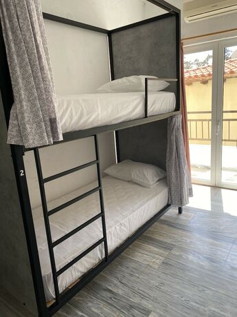 Imagen de la habitación del Hotel Matala Hostel. Foto 19
