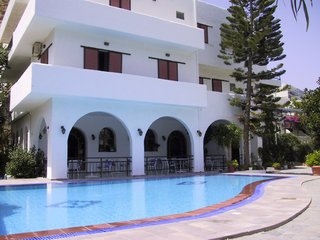 Imagen de la piscina del Hotel Matala Sun. Foto 4