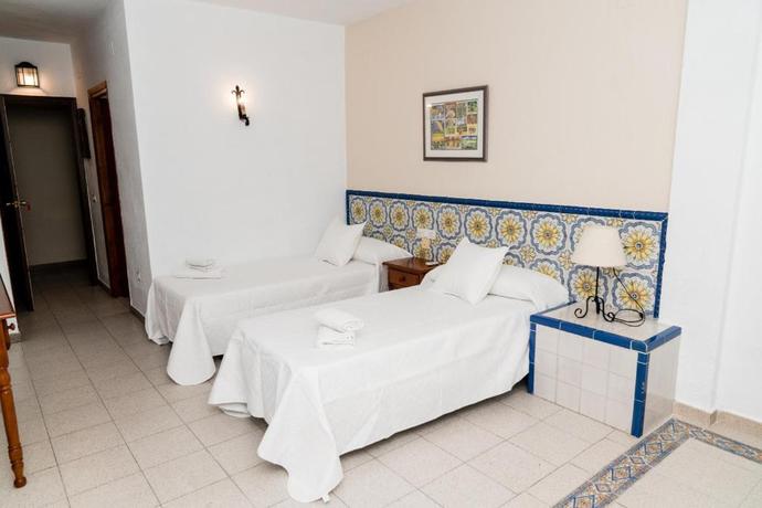 Imagen de la habitación del Hotel Matalascañas. Foto 6